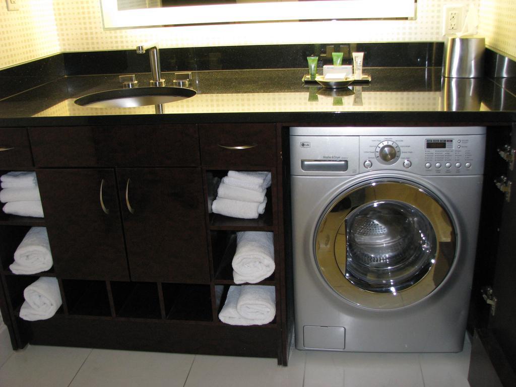 Suites At Elara Las Vegas Center Strip-No Resort Fees 外观 照片